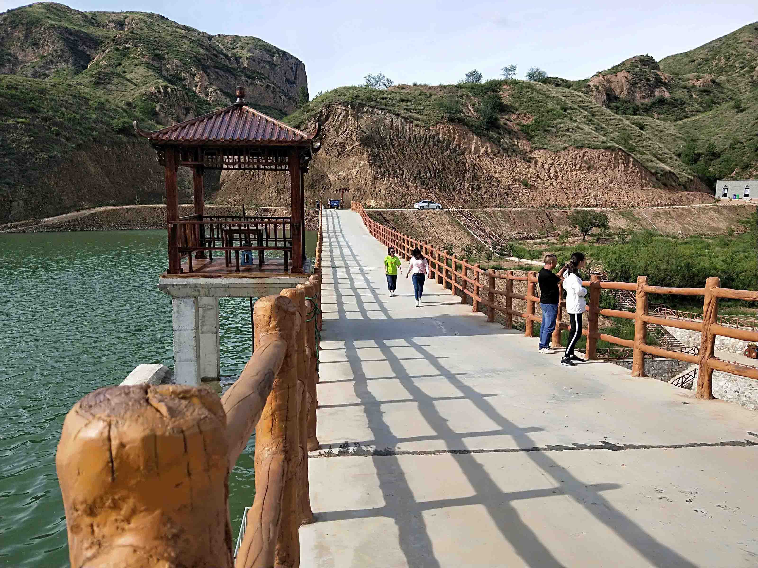 大峡谷景区蓄水塘坝工程